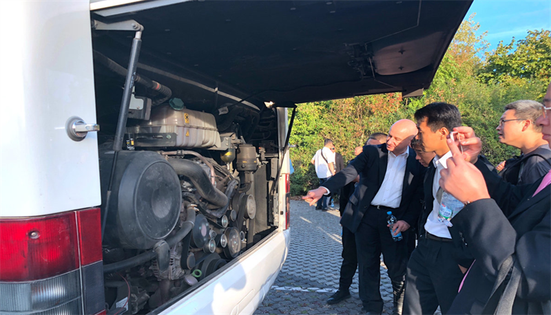 Shengkundao heavy truck engine manufacturer welcomes international customers' visit. How can advanced technologies be utilized to optimize the durability and efficient output of the heavy truck power system?